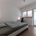 Vipavska House بيت شباب