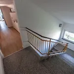 Vipavska House بيت شباب *