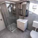 Vipavska House * ليوبليانا