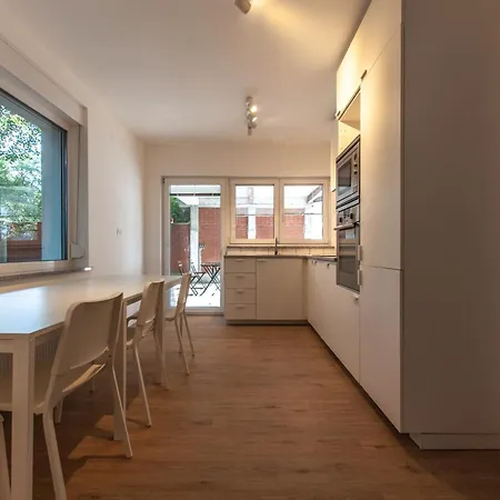 Vipavska House * 卢布尔雅那
