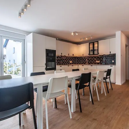 Vipavska House Хостел *