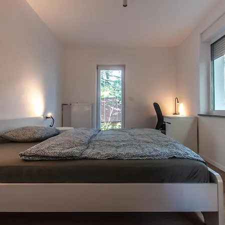 Vipavska House * 卢布尔雅那