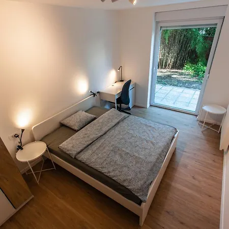 Vipavska House Хостел