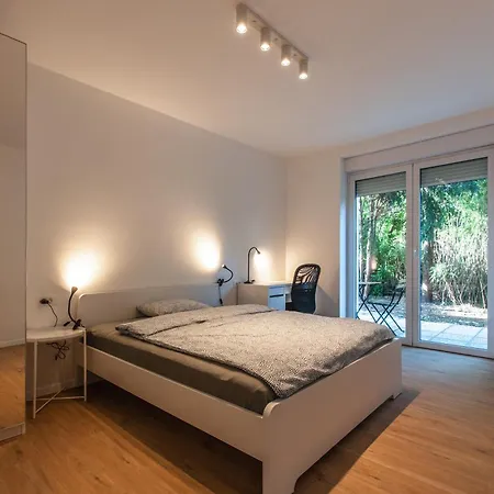 旅馆 Vipavska House