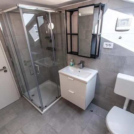 Vipavska House * Lubiana