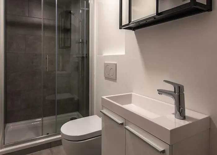 호스텔 Vipavska House