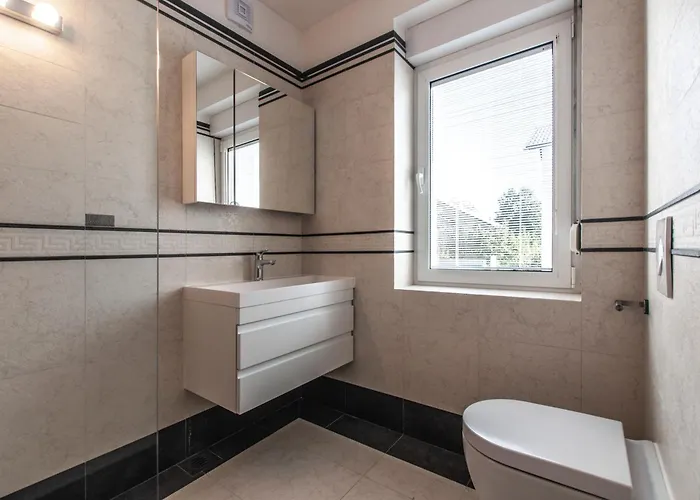 Vipavska House 호스텔 *